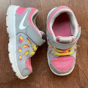 8c toddler Nike sneakers w/Velcro pnk/grey/yellow